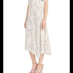 Maggie London Elegant Cream and Gray Patterned Dress